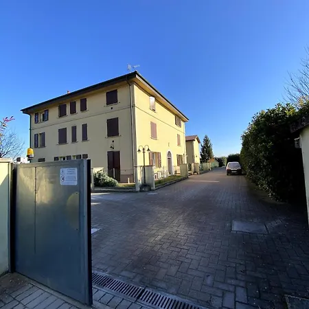 Grenier Blanc2 Elegante Mansarda * San Vicenzo di Galliera