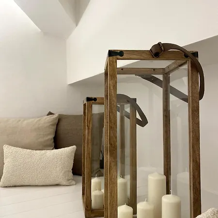 Grenier Blanc2 Elegante Mansarda San Vicenzo di Galliera