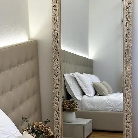 Grenier Blanc2 Elegante Mansarda Apartment
