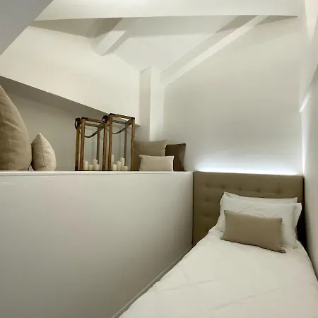 Grenier Blanc2 Elegante Mansarda Apartment San Vicenzo di Galliera