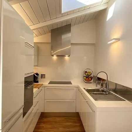 Grenier Blanc2 Elegante Mansarda San Vicenzo di Galliera