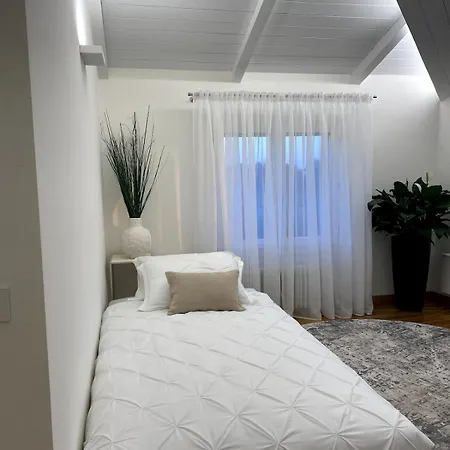 Grenier Blanc2 Elegante Mansarda Apartment San Vicenzo di Galliera