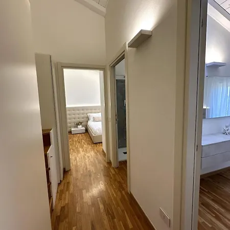 Grenier Blanc2 Elegante Mansarda *