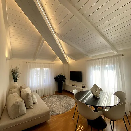 Grenier Blanc2 Elegante Mansarda 3 5 Ospiti *