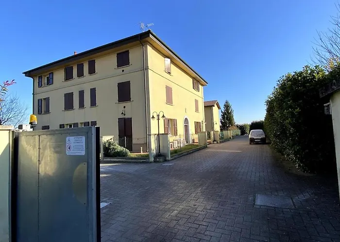 Grenier Blanc2 Elegante Mansarda * San Vicenzo di Galliera