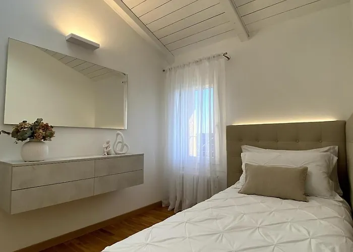 Grenier Blanc2 Elegante Mansarda 3 5 Ospiti