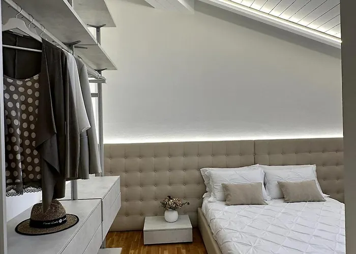 Appartement Grenier Blanc2 Elegante Mansarda