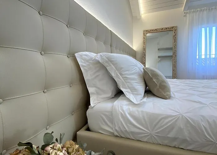 Grenier Blanc2 Elegante Mansarda * San Vicenzo di Galliera