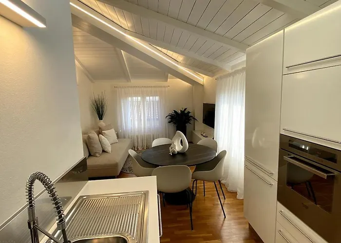 Appartement Grenier Blanc2 Elegante Mansarda