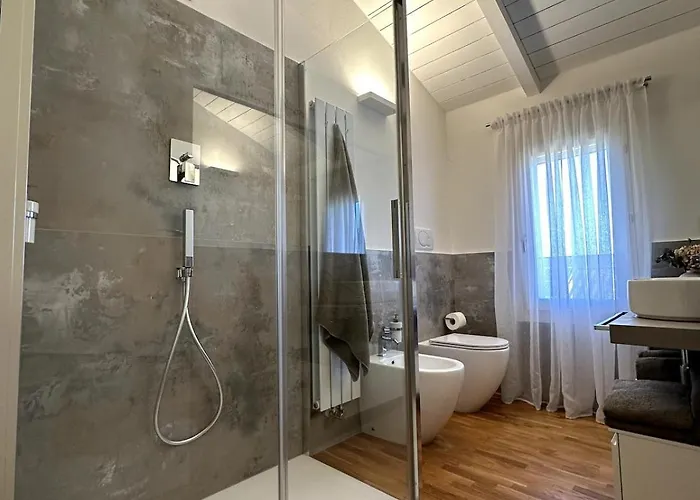 Appartement Grenier Blanc2 Elegante Mansarda San Vicenzo di Galliera