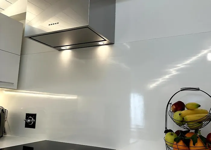 Grenier Blanc2 Elegante Mansarda * San Vicenzo di Galliera