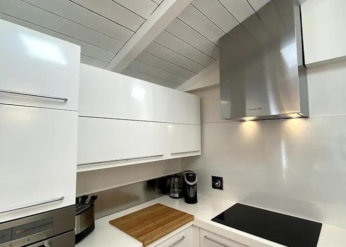 Grenier Blanc2 Elegante Mansarda San Vicenzo di Galliera